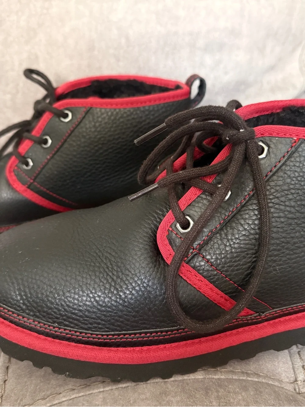 UGG Men’s Black Leather Chukka Boot with Red Trim size 11